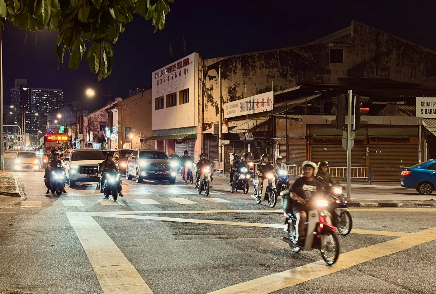 Night traffic conditions representing the transition from virtual testing to controlled road validation