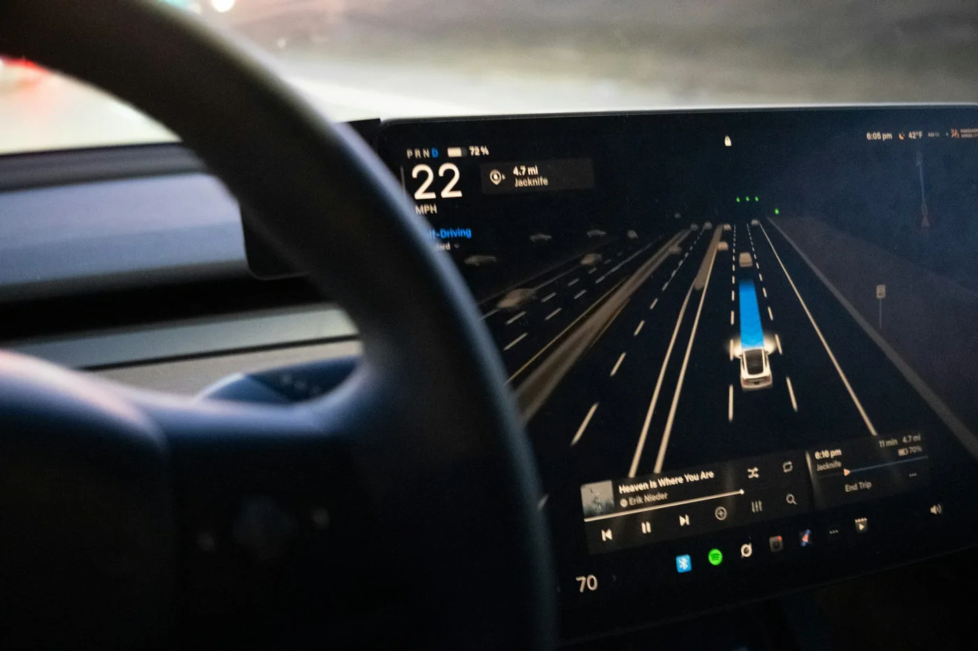 Autonomous driving interface in a connected vehicle dashboard